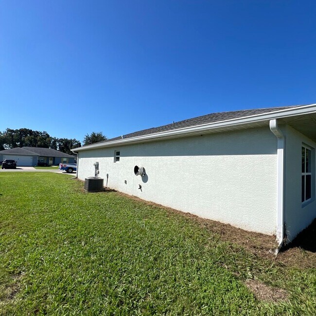 Building Photo - Spacious 4-Bedroom Modern Home in Citra!!!