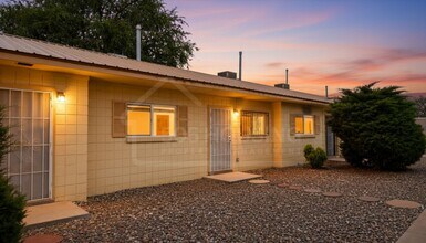 Building Photo - Large Move-In Ready 1-Bedroom Near Kirtland AFB