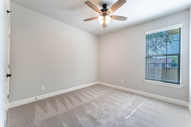 Building Photo - Great home in centerton
