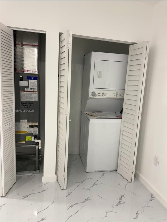 Building Photo - 4200 SW 96th Ave