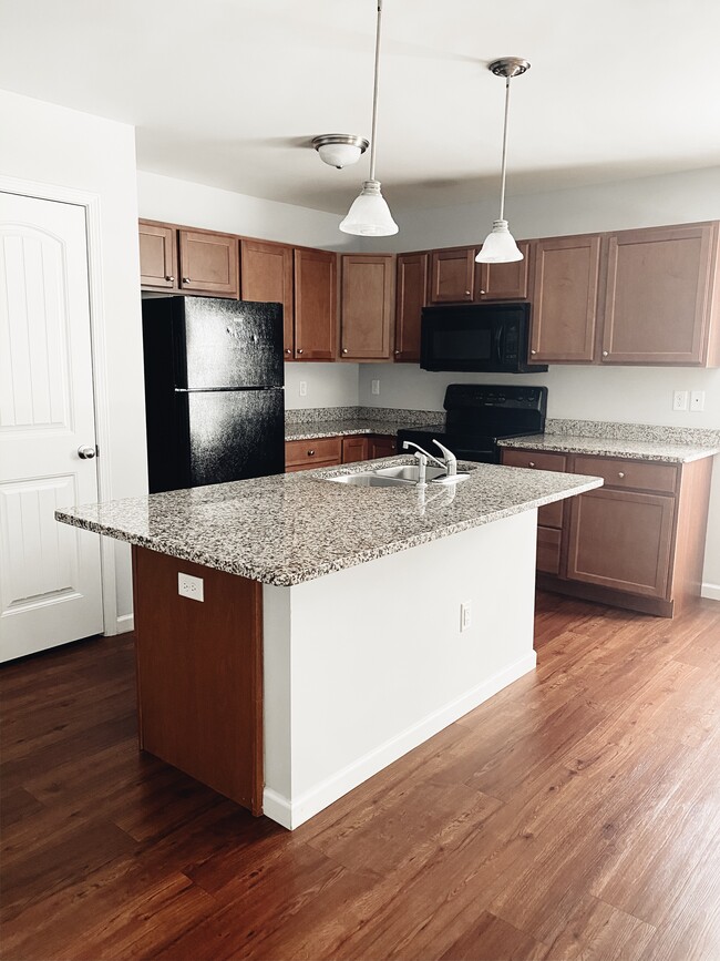 Building Photo - 335 Flat Cove Rd