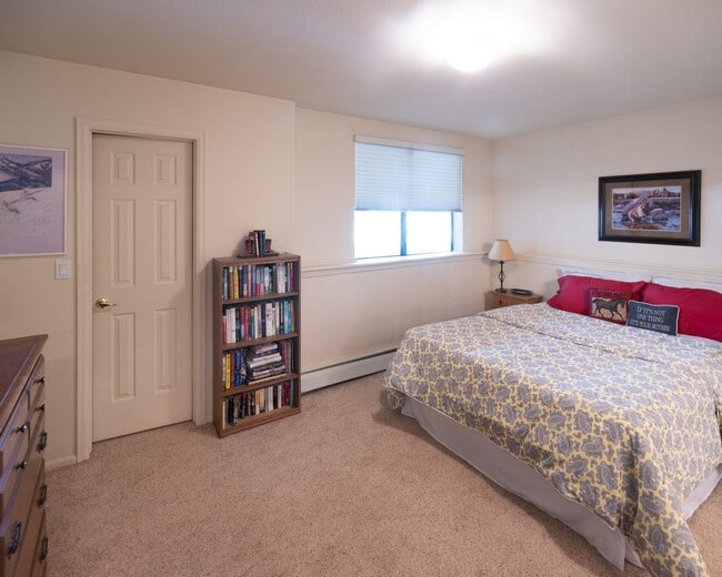 Building Photo - Extended Winter rental-Flexible lease term...