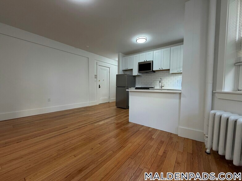 Building Photo - 475 Highland Ave