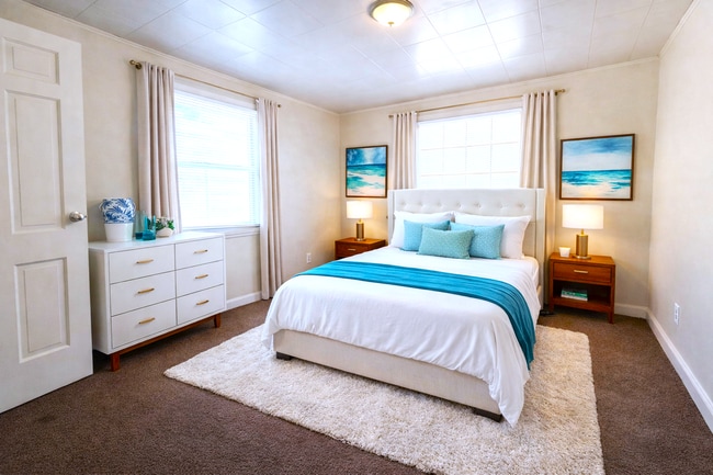 Building Photo - 512 S Cole St