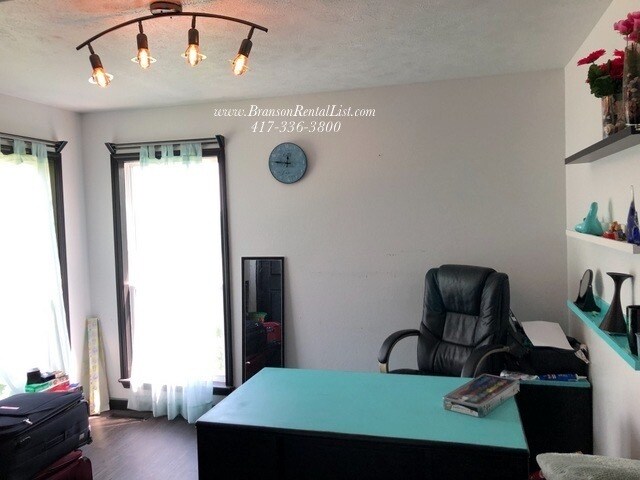 Building Photo - 360 Tall Oaks Dr