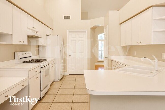 Building Photo - 28635 Fairweather Dr