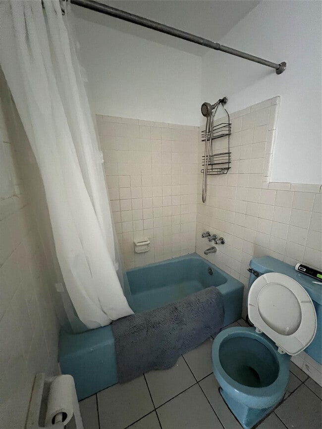 Building Photo - 1812 E Oakland Park Blvd