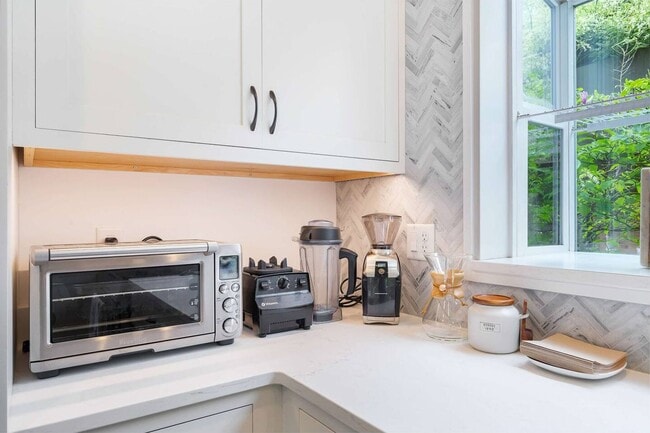 Building Photo - 3Bd/2.5Ba Seattle House