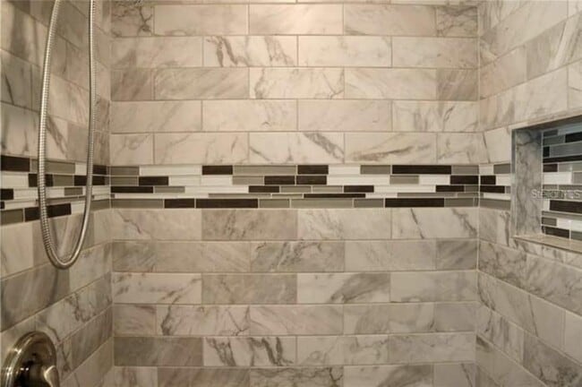 Building Photo - 2811 S Shine Ave