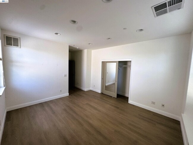 Building Photo - 40203 Antigua Rose Terrace