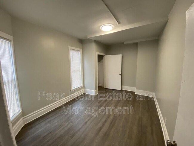 Building Photo - 1154 Prospect Ave SE