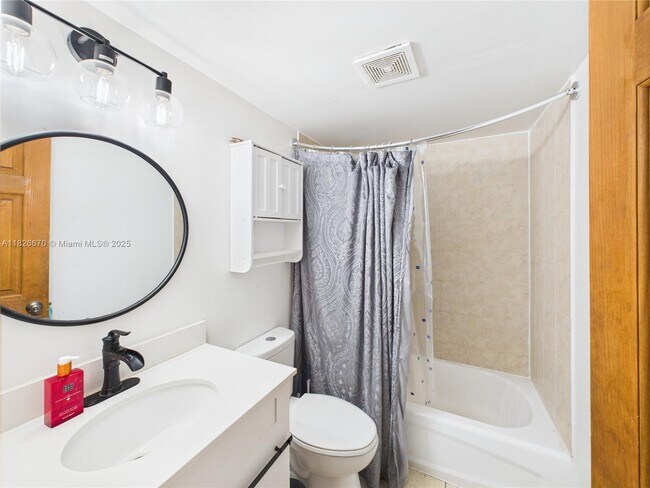 Building Photo - 4113 NW 88th Ave