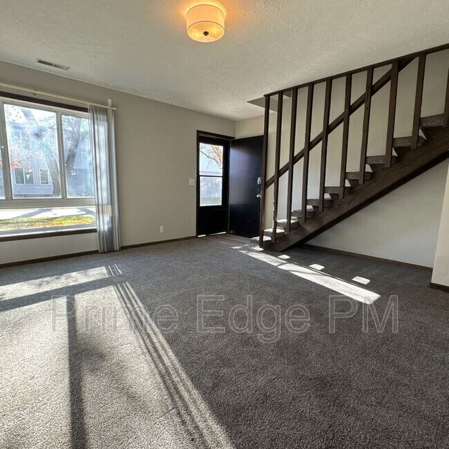 Building Photo - 6235 Holdrege St