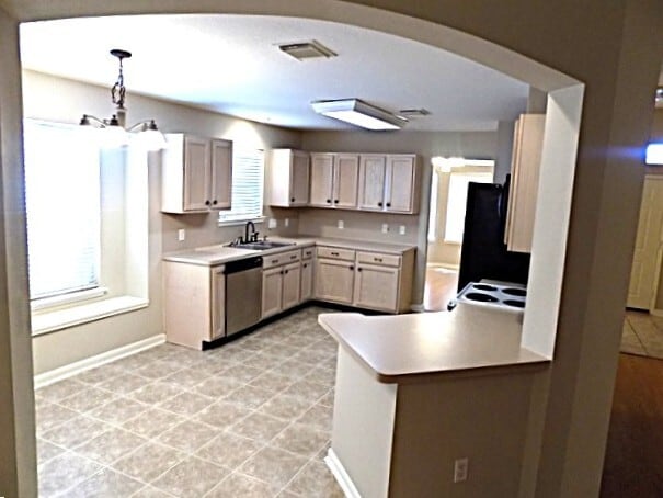 Building Photo - 10467 Twin Circles Dr