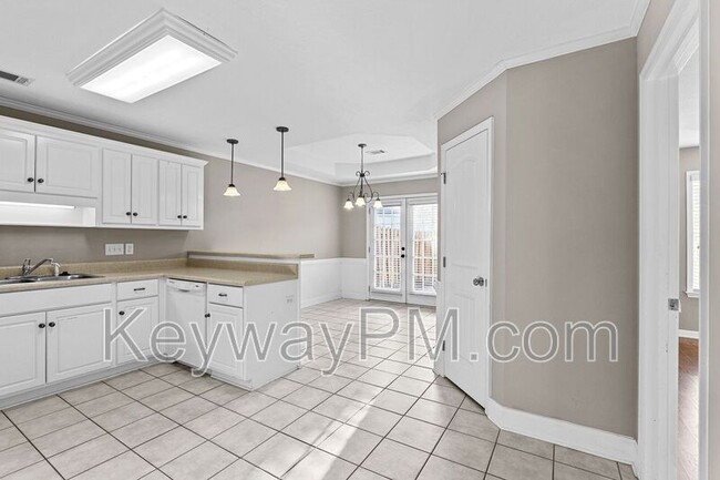 Building Photo - 823 Whispering Willow Ct