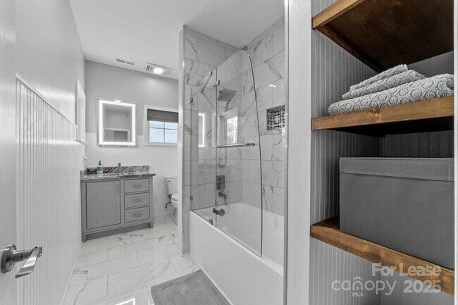 Building Photo - 18823 Cloverstone Cir
