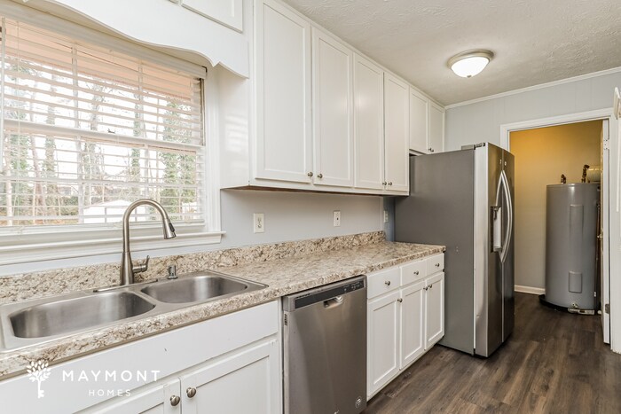 Building Photo - 1716 Hallmark Dr