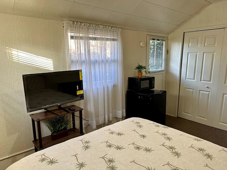 Building Photo - 138 Pine St