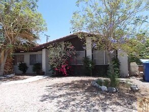 Building Photo - 9774 Palm Dr