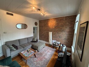 Building Photo - 111 E Blenkner St