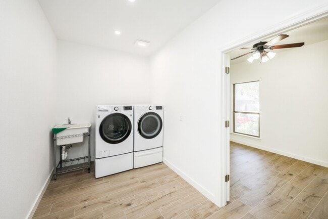 Building Photo - 115 Coahuila Loop