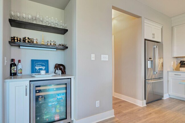 Building Photo - 3122 Mendota Ct