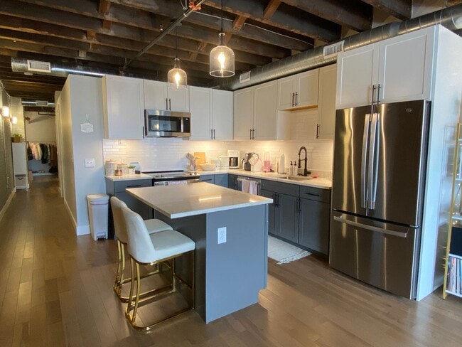 Building Photo - Spring Move In - Downtown Utica - One bedroom at the New Hotel Street Lofts