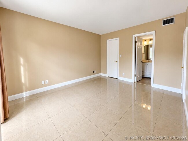 Building Photo - 7385 W Sunrise Blvd