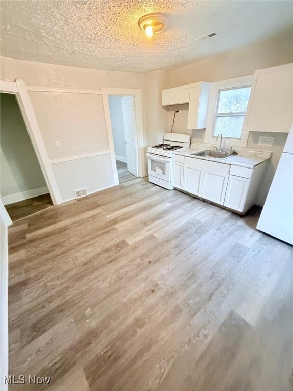 Building Photo - 3119 W 68th St