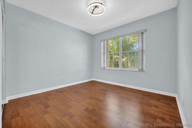 Building Photo - 10820 Buttonwood Lake Dr