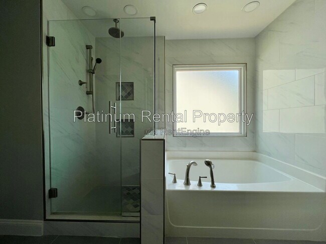 Building Photo - 2813 Priestcliff Dr SE