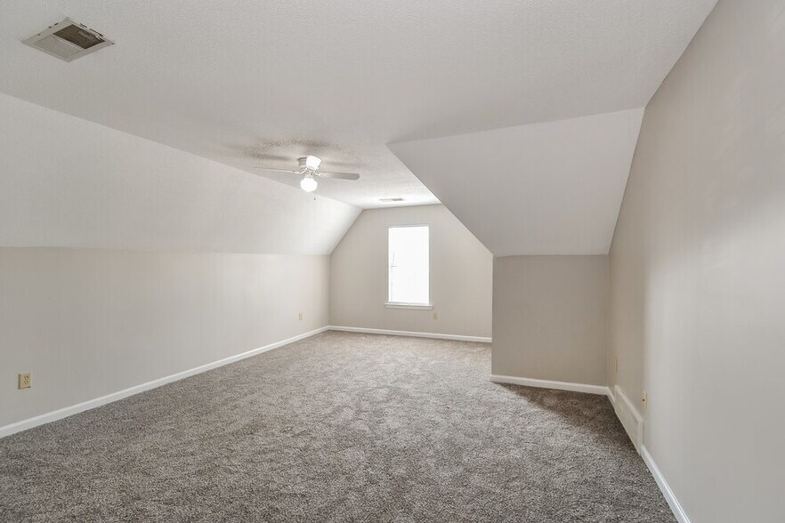 Building Photo - 13096 Claybourne Cove
