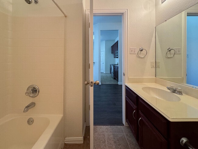 Building Photo - 44 Heron Dr