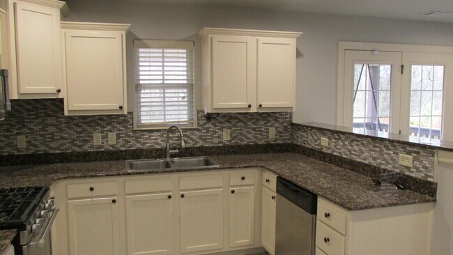 Building Photo - 3507 SW Briar Creek Ave