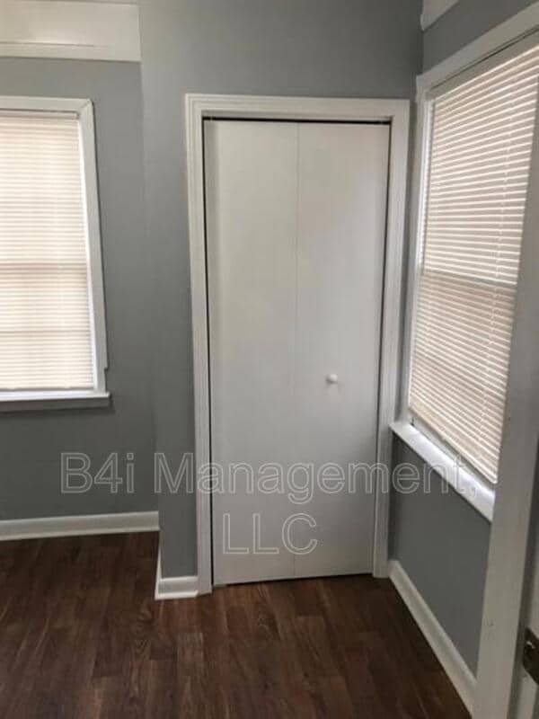 Building Photo - 4692 Beecher St