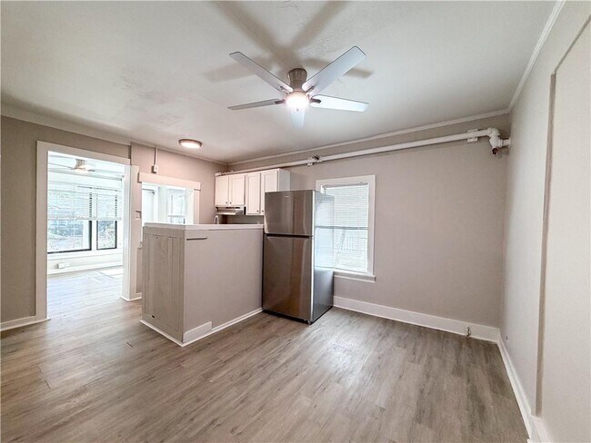 Building Photo - 304 Michigan Ave