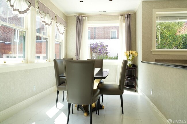 Building Photo - 2505 Divisadero St