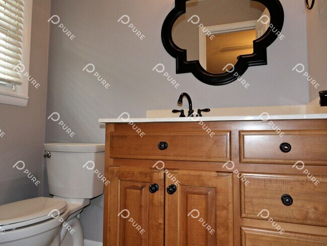 Building Photo - 1717 Haynes Ave NE