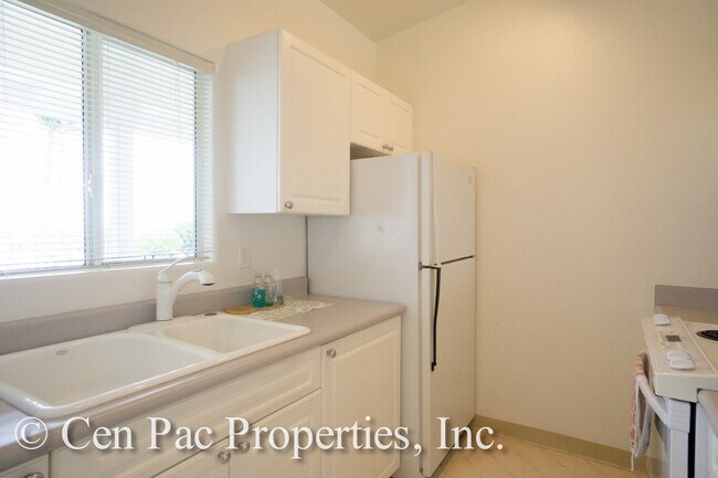 Building Photo - 2 Bed/2 Bath/ 2 Parking Stalls - Close to Waikele Shopping Center and Bus Line