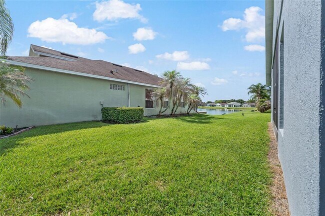 Building Photo - 3180 Stonehurst Cir