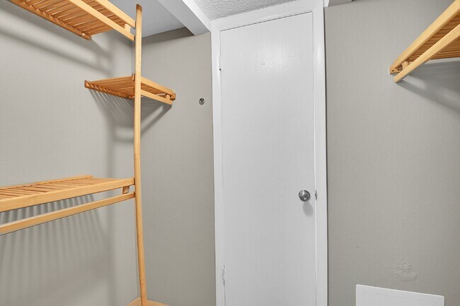 Building Photo - $1,900.00 - 2 Bedroom, 1 Bathroom, Condo i...