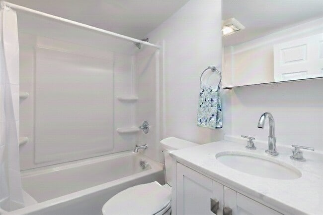 Building Photo - 21 Gardner St