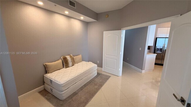 Building Photo - 1830 Radius Dr