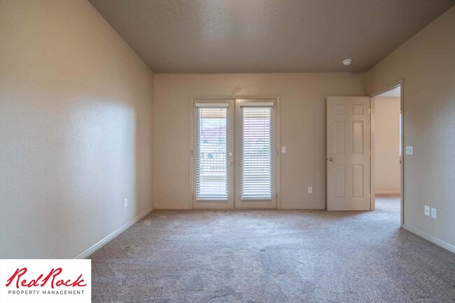 Building Photo - Dog Friendly! Great 2 Bedroom, 2 Bathroom ...