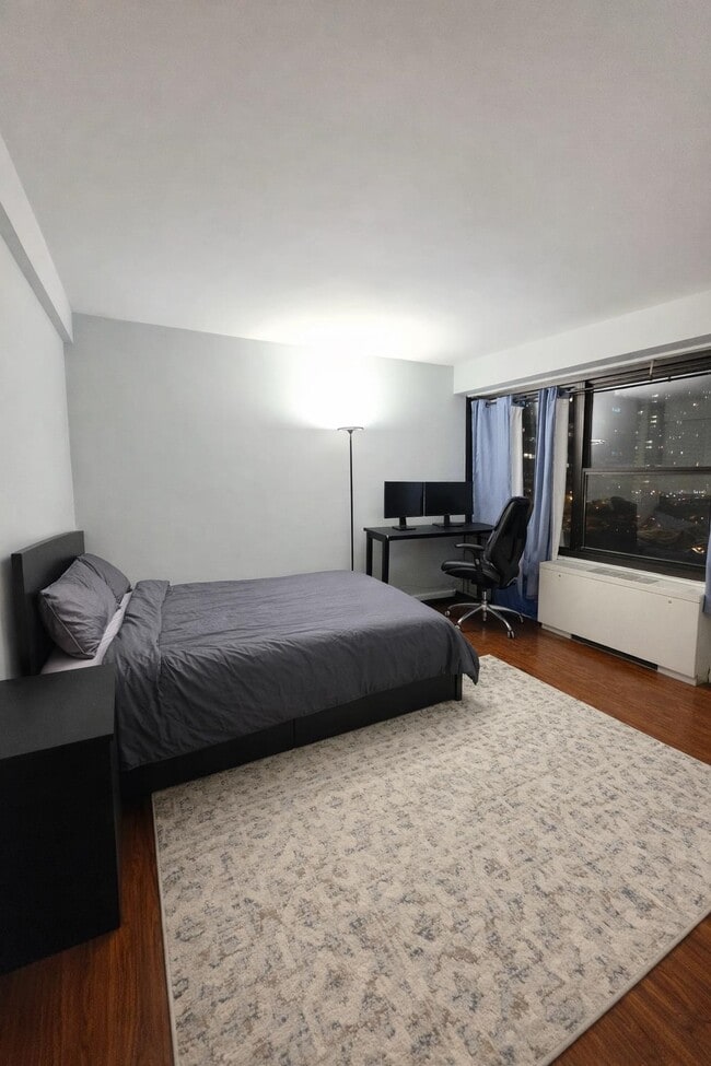 Building Photo - 135 Montgomery St