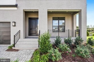 Building Photo - 841 N Manchester St