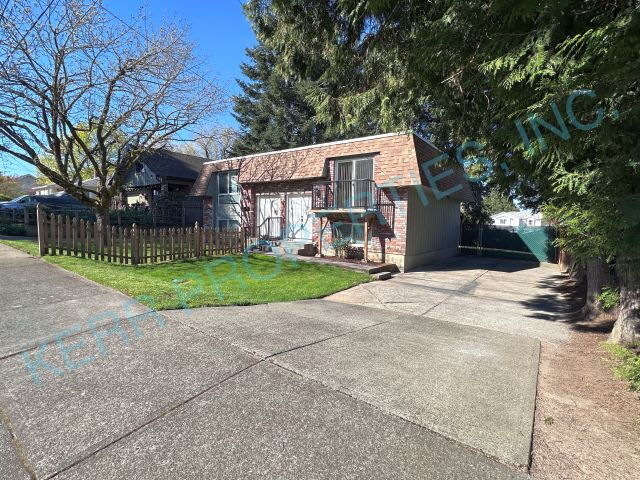 Building Photo - Charming 2-Bed Gem in Gresham – Spacious Comfort with 1.5 Baths & 1029 Sq. Ft.!