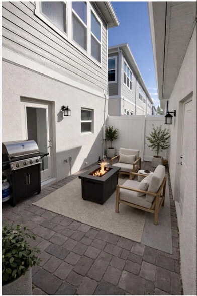 Building Photo - 7318 Ivy Tendril Ave