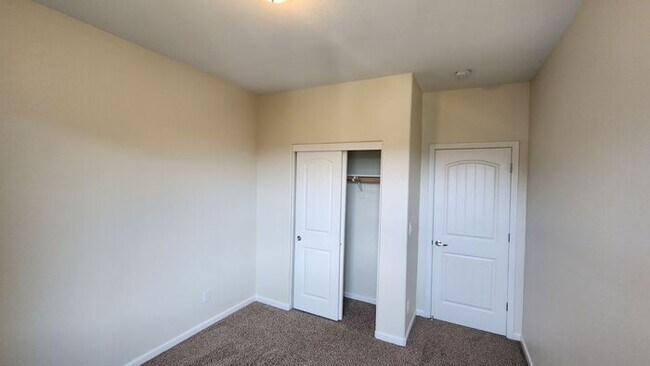 Building Photo - Town-home in Alamo Square!