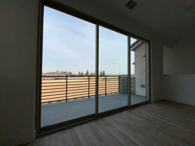 Building Photo - Gated Condo near Copper River